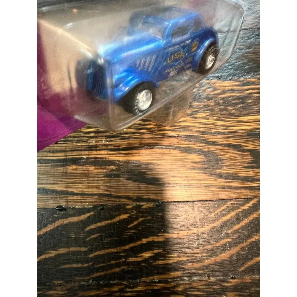 Johnny Lightning Classic Gold Collection 1933 Willy's Gasser Limited Ed 1/15000